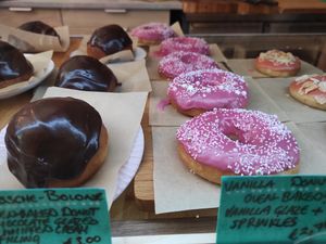 Vegan pastry at Life's a Peach in Utrecht