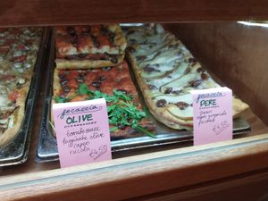 Pear and gorgonzola cheese (vegan) at Life's a Peach in Utrecht