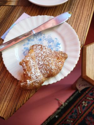 Pistachio croissant at Life's a Peach in Utrecht