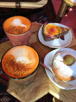 Latte  at Life's a Peach in Utrecht