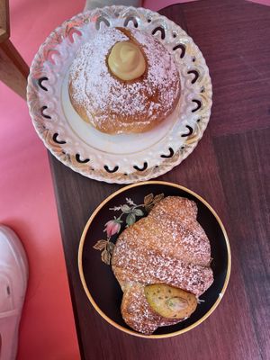 pistachio croissant and bombolone!  at Life's a Peach in Utrecht