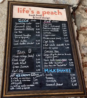 Drinks menu May 2023 at Life's a Peach in Utrecht