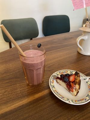 Berry mylkshake (tasty, but unfortunately no whipped cream) and cheesecake (used to be creamier)  at Life's a Peach in Utrecht