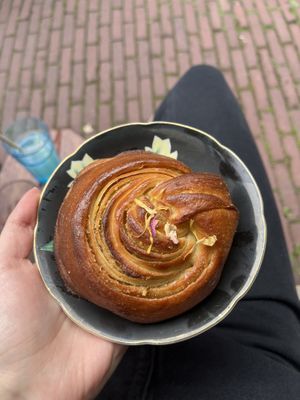 Cardamom swirl (amazing )  at Life's a Peach in Utrecht