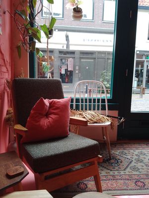  at Life's a Peach in Utrecht