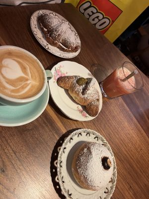   at Life's a Peach in Utrecht