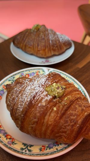 Pistachio cornetti  at Life's a Peach in Utrecht