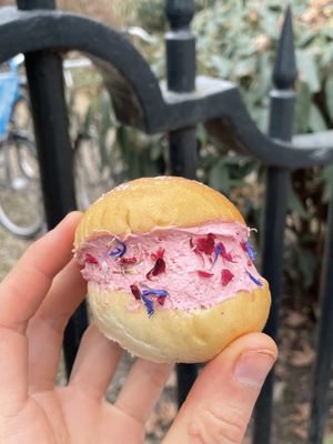   at Life's a Peach in Utrecht