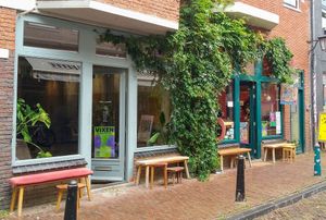  at Life's a Peach in Utrecht