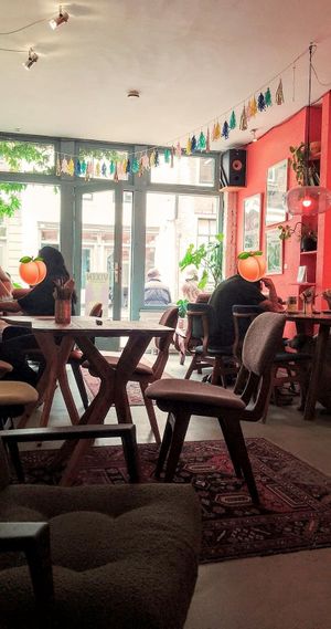  at Life's a Peach in Utrecht