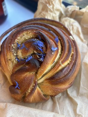 Cardamom swirl 3,90€  at Life's a Peach in Utrecht