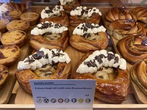 Danish in banoffee style: very good  at Life's a Peach in Utrecht