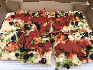 Vegan deep dish (Daiya cheese) at Pi-Squared in Spartanburg