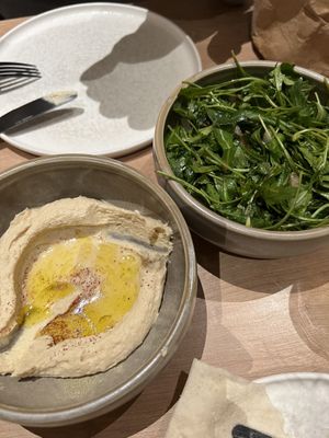 Humus en salade  at Beirut in Valencia