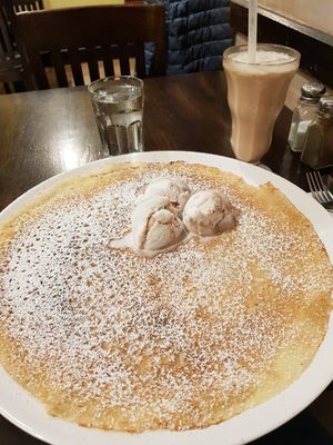 Vegan pancake and milkshake (coconut) at My Old Dutch in London