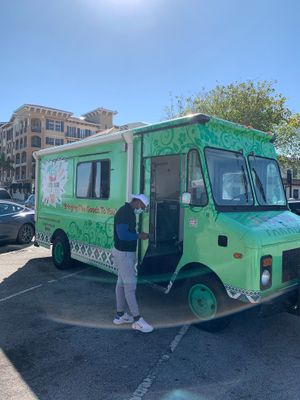 Vegan food truck at Wednesday Green Market in Fort Pierce