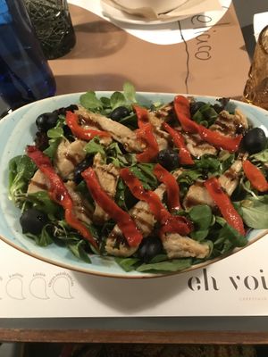 Ensalada la abadía vegana  at Eh Voilà in Valladolid