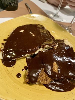 Crepes con chocolate negro y plátano  at Eh Voilà in Valladolid