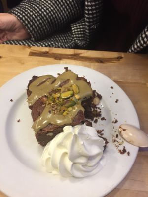 Chocolate and pistachio brownie at The Cream in Barcelona