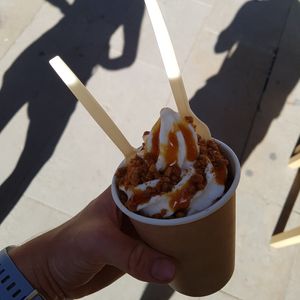 Big caramel ice cream at The Cream in Barcelona
