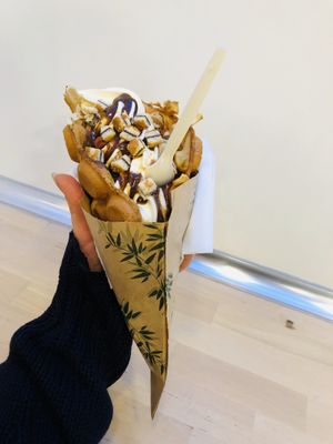 Tiramisu bubble waffle at The Cream in Barcelona