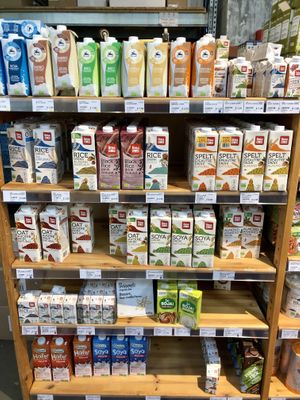 Plantbased milk at Gedeelde Weelde in Maastricht