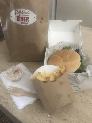 Vegan burger and fries to takeaway 🌱🤸‍♀️ at Delphine's Diner in Aldeburgh