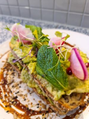 Avo on toast at Notorious Espresso in Werribee