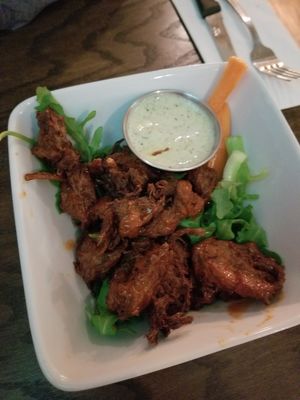 Wings 🤤 at Bowhead Pub in Montreal