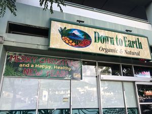 Warmth at Down to Earth - Store and Deli in Honolulu