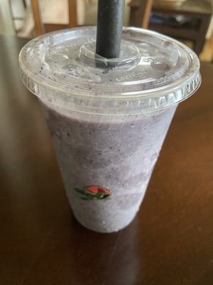 Berry Banana Smoothie at Sea Salt Healthy Kitchen in St Simons