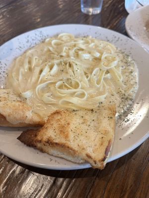 Fettuccini Alfredo 👌  at Plant Based Mafia in Palm Beach Gardens