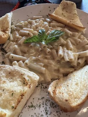 Gluten Free Alfredo Sauce Pastaa  at Plant Based Mafia in Palm Beach Gardens