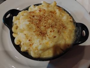 Mac and cheese skillet appetizer (big enough for a meal) at Plant Based Mafia in Palm Beach Gardens