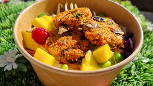 Asia Beach Bowl „Kandy“ (Paruppu Vadai) at Mei.Essn - Food Truck in Lenzing