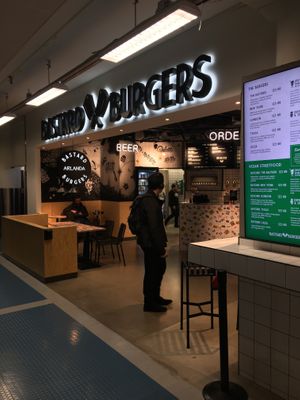 The front at ARN - Bastard Burgers - T4 in Stockholm