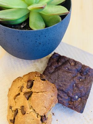Cookie et brownies Vegan  at Eat Like Panda in Paris