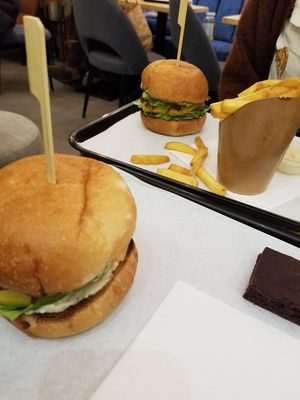 Burgers with fries and brownie at Eat Like Panda in Paris