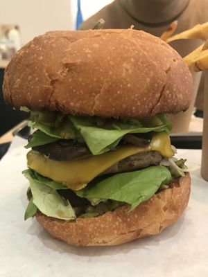 L‘aubergine Burger  at Eat Like Panda in Paris