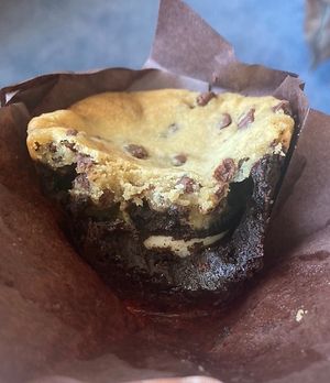 Oreo brookie  at Zalie Cakes in Hollywood