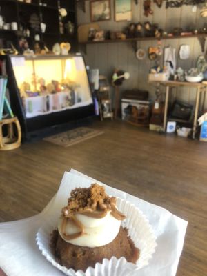   at Zalie Cakes in Hollywood