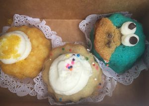 Minicakes at Zalie Cakes in Hollywood