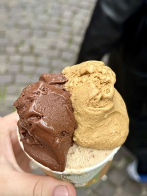 Chocolate, coffee and nuts  at Gelateria La Romana in Peschiera Del Garda