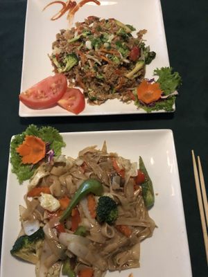Fried rice and drunken noodles, vegan at Jutamas in Hattiesburg