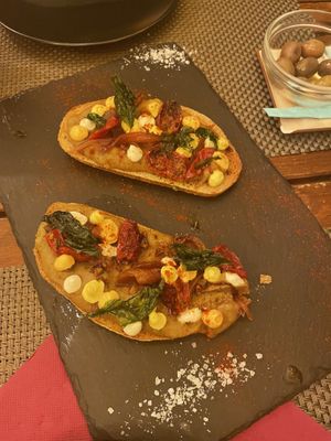Voorgerecht bruchetta's  at Cavo Bistrot in Cagliari