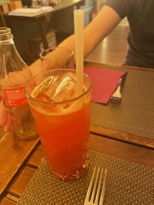 Mocktail met verse aardbeien  at Cavo Bistrot in Cagliari