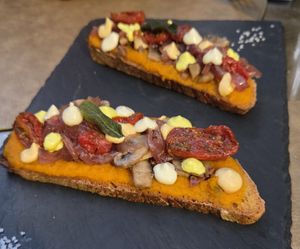 Bruschettone at Cavo Bistrot in Cagliari