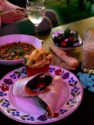 The Bean Stew is hiding in this-but the flavours are outstanding…!!
Seitan wrap beyond expectations - not just a wrap a fuelled with flavour and texture. at Cosmic Kitchen in Plymouth