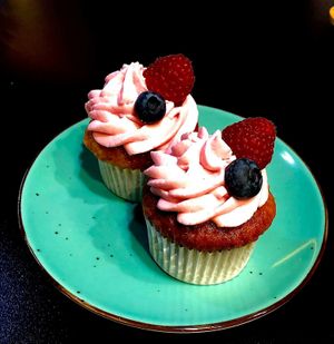 Strawberry vegan muffins at La Tetera in Terrassa