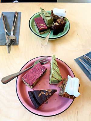 High tea at Klein Geluk Ontbijt in Heemskerk